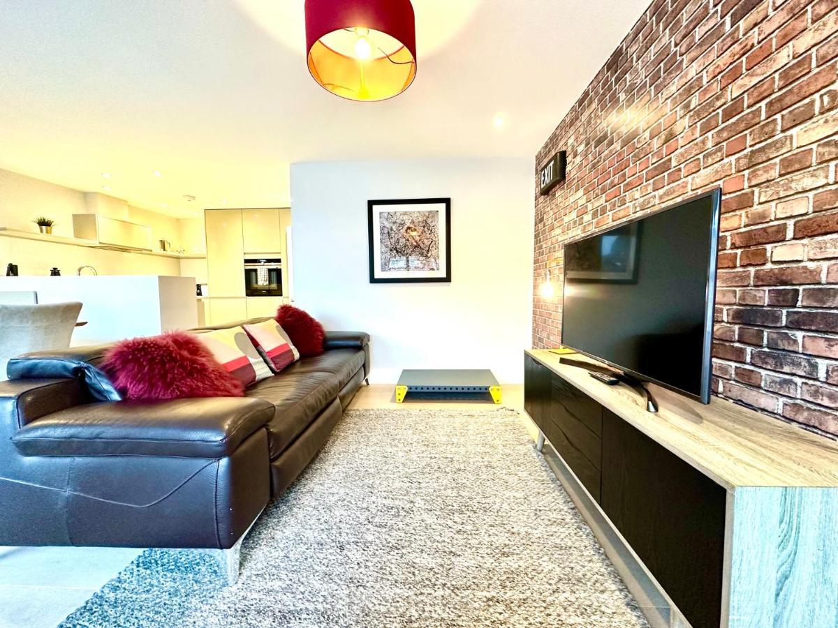 Beautiful New 2 Bedroom Apartment - Next To The Beach - Great Location - Free Parking - Fast Wifi - Smart Tv - Sleeps Up To 4! Close To Purbeck, Corfe Castle, Sandbanks, Poole & Bournemouth Swanage Exterior photo