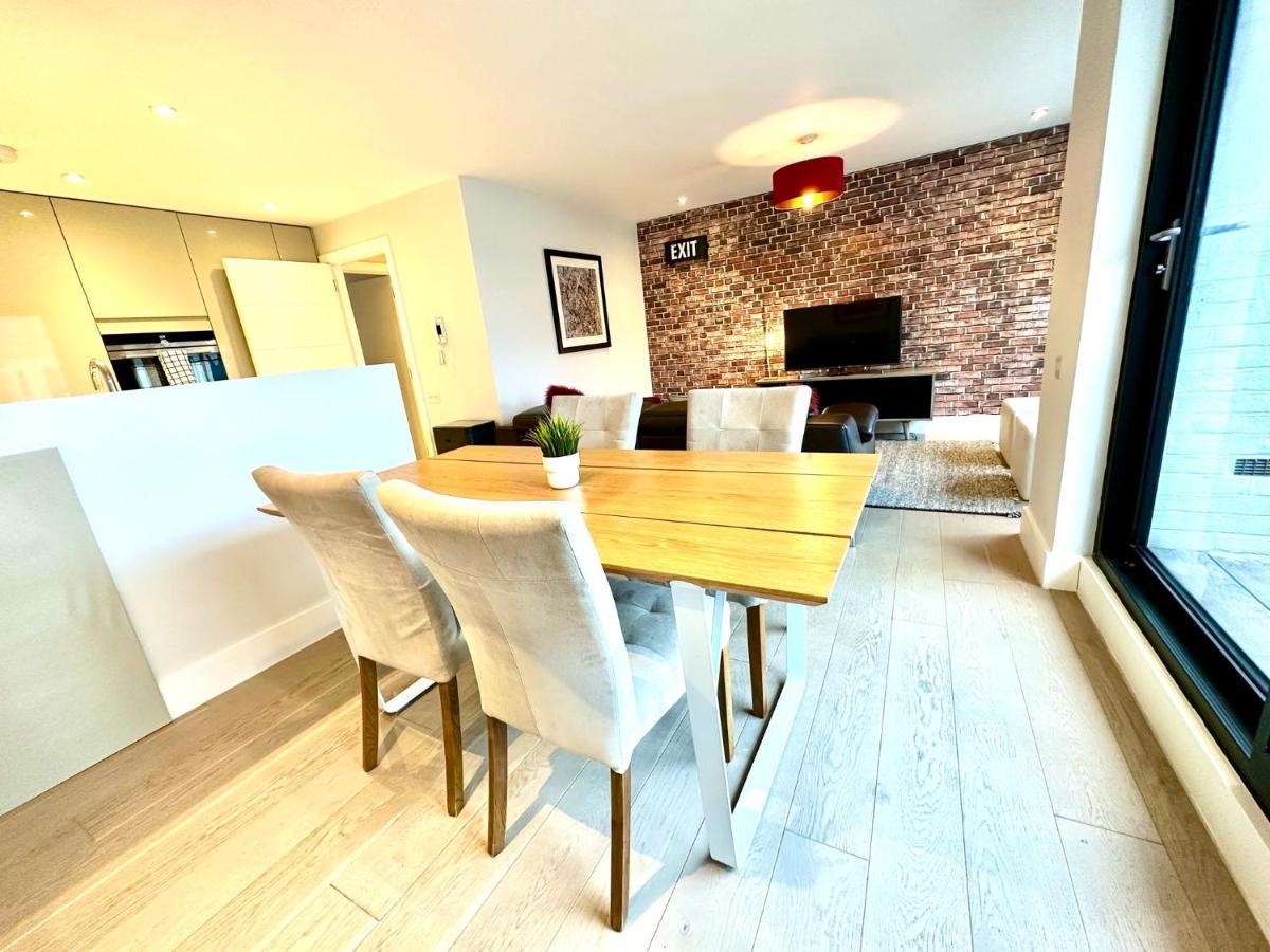Beautiful New 2 Bedroom Apartment - Next To The Beach - Great Location - Free Parking - Fast Wifi - Smart Tv - Sleeps Up To 4! Close To Purbeck, Corfe Castle, Sandbanks, Poole & Bournemouth Swanage Exterior photo